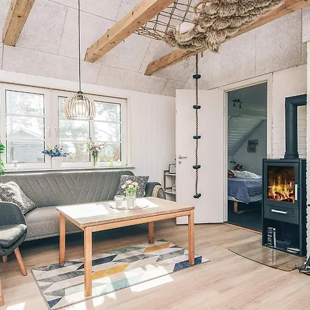 Charming In Peaceful Fjand-by Traum *